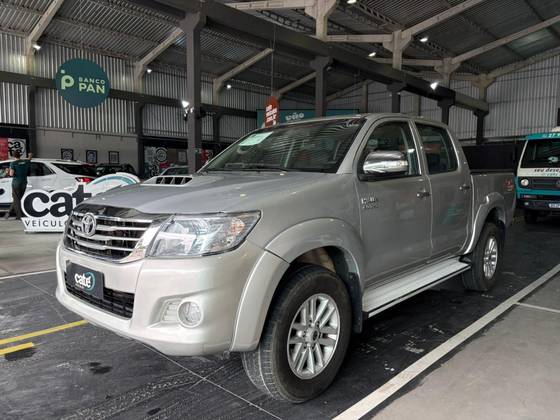 TOYOTA HILUX 3.0 SRV 4X4 CD 16V TURBO INTERCOOLER DIESEL 4P AUTOMÁTICO TOYOTA HILUX 3.0 SRV 4X4 CD 16V TURBO INTERCOOLER DIESEL 4P AUTOMÁTICO
